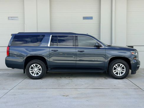 Used 2019 Chevrolet Suburban LT image 6