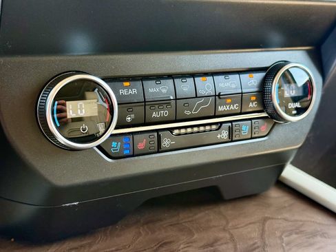Used 2020 Ford Expedition Platinum AWD/4WD image 31