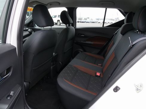 Used 2019 Nissan Kicks SR w/ Exterior Package image 14