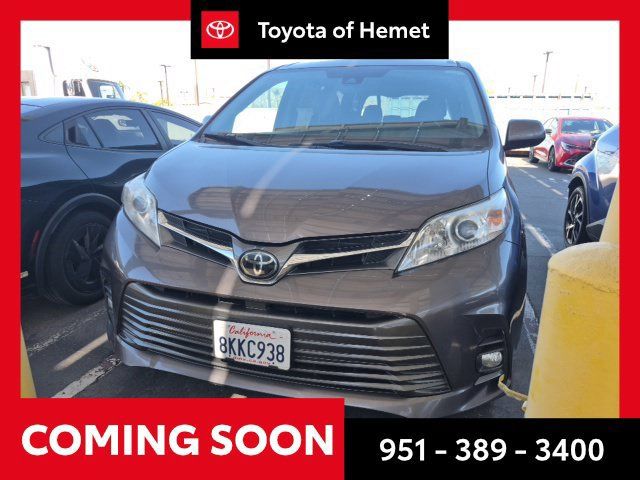 Used 2019 Toyota Sienna XLE w/ XLE Navigation Package FWD image 1