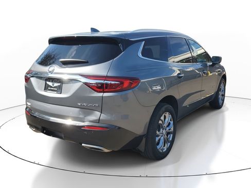 Used 2019 Buick Enclave Avenir image 4