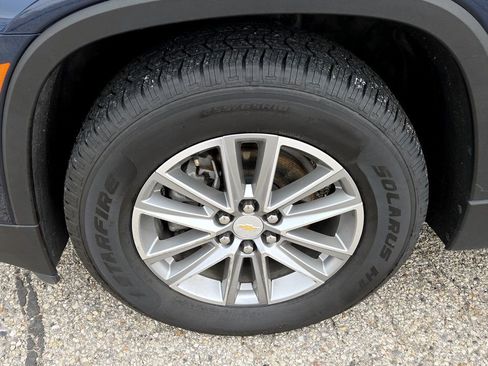 Used 2023 Chevrolet Traverse LT image 36