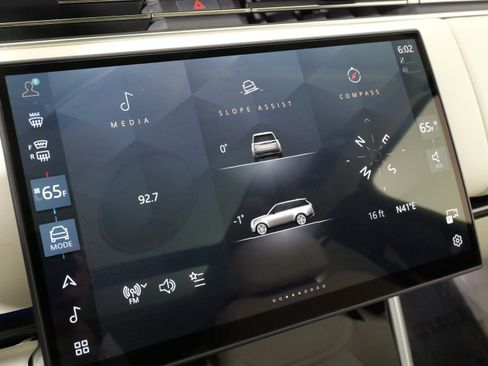 Used 2025 Land Rover Range Rover Long Wheelbase SE image 55