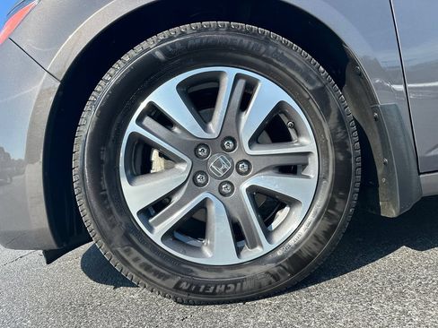 Used 2015 Honda Odyssey Touring image 12