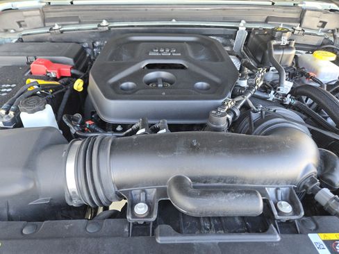 Used 2024 Jeep Wrangler Sport S image 29