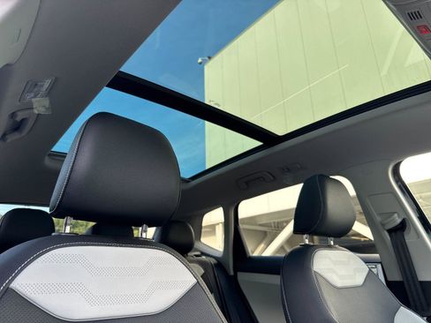 New 2026 Volkswagen Taos SEL image 16