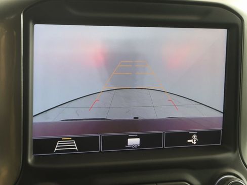 Used 2020 Chevrolet Silverado 1500 LT Trail Boss image 9