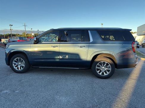 New 2025 Chevrolet Suburban Premier w/ Sun And Tow Package image 4