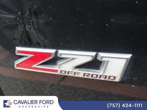 Used 2019 Chevrolet Colorado Z71 w/ Z71 Midnight Edition AWD/4WD image 11