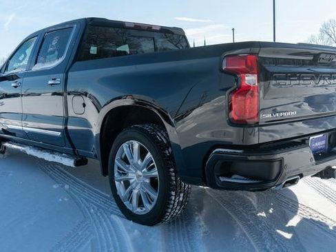 Used 2022 Chevrolet Silverado 1500 High Country w/ High Country Premium Package image 8