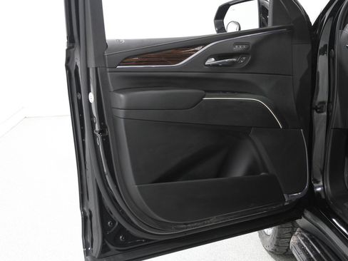 Used 2021 Cadillac Escalade Premium Luxury w/ LPO, Radiant Package image 4