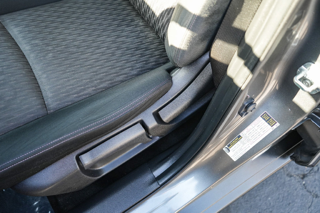 Used 2018 Nissan Rogue S FWD image 20