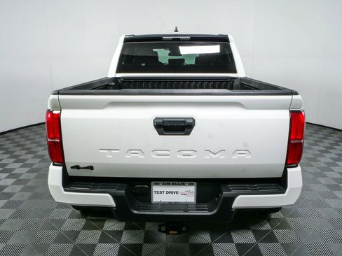 Used 2025 Toyota Tacoma SR AWD/4WD image 24