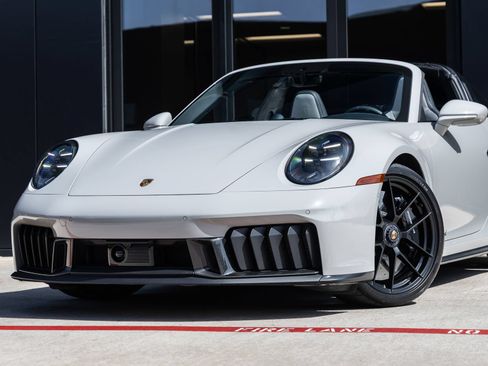 Certified 2025 Porsche 911 Targa 4 GTS AWD/4WD image 7