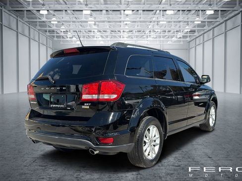 Used 2017 Dodge Journey SXT w/ Comfort/Convenience Group image 5