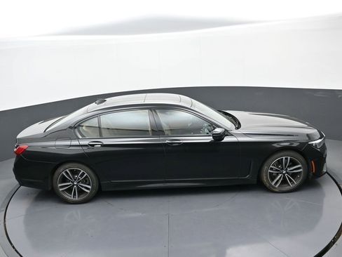 Used 2022 BMW 740i xDrive w/ M Sport Package image 37