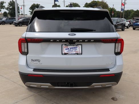 Used 2026 Ford Explorer Active w/ Active Comfort Package AWD/4WD image 6