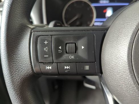 Used 2024 Nissan Rogue SV FWD image 27