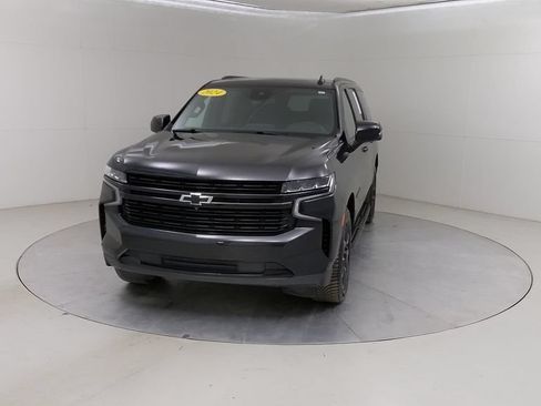Used 2024 Chevrolet Suburban RST w/ Luxury Package AWD/4WD image 10