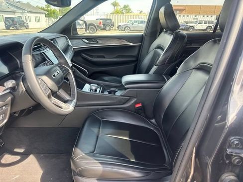 Used 2024 Jeep Grand Cherokee Limited 4xe AWD/4WD image 9