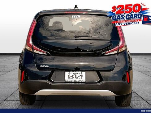 Used 2023 Kia Soul LX w/ Option Group 015 FWD image 4