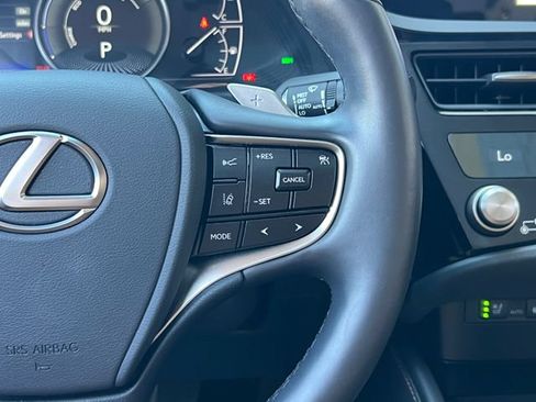 Used 2025 Lexus ES 300h w/ Premium Package FWD image 45