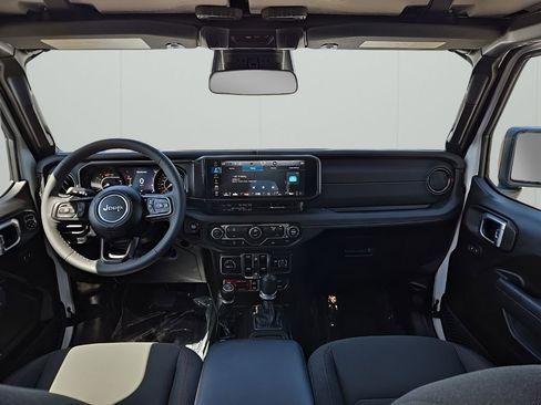 Used 2026 Jeep Wrangler Unlimited Rubicon AWD/4WD image 22