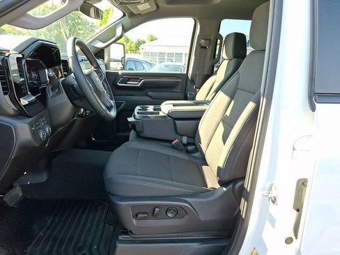 Used 2025 Chevrolet Silverado 2500 LT w/ Convenience Package AWD/4WD image 14