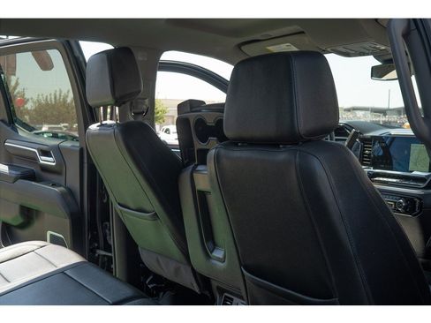 Used 2025 GMC Sierra 1500 SLT AWD/4WD image 30