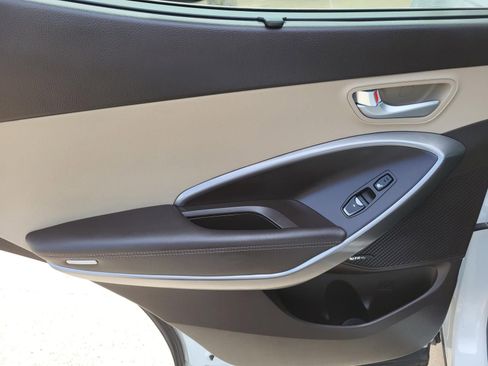 Used 2018 Hyundai Santa Fe Sport FWD image 16