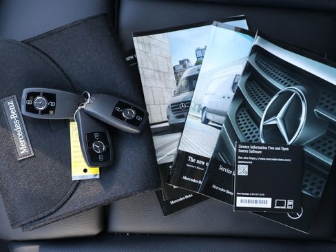 Used 2024 Mercedes-Benz eSprinter 170 Cargo image 38