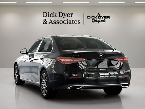 Used 2025 Mercedes-Benz C 300 Sedan image 16