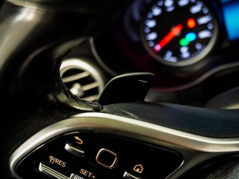 Used 2019 Mercedes-Benz C 300 4MATIC Sedan image 18