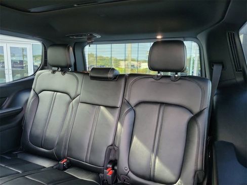 Used 2024 Jeep Wagoneer Series II image 15