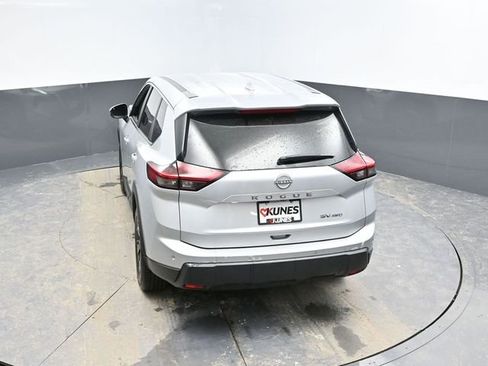 Used 2024 Nissan Rogue SV image 40