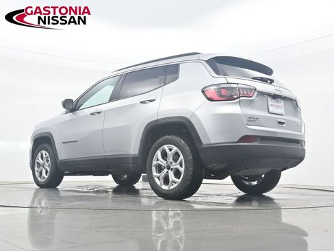 Used 2025 Jeep Compass Latitude AWD/4WD image 37