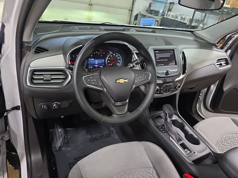 Used 2024 Chevrolet Equinox LT w/ LPO, Floor Liner Package FWD image 17