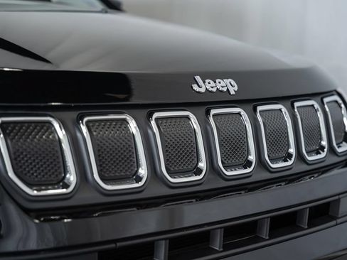Certified 2022 Jeep Compass Latitude AWD/4WD image 11