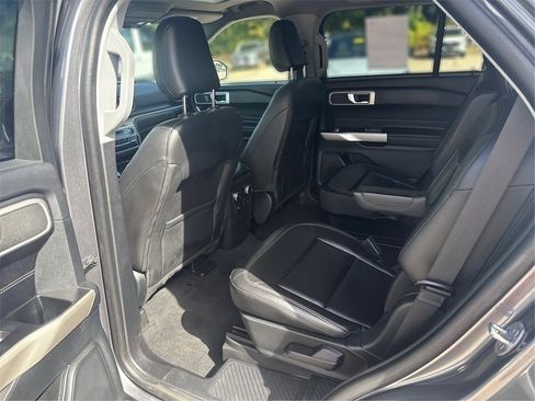 Certified 2022 Ford Explorer XLT w/ Equipment Group 202A image 10