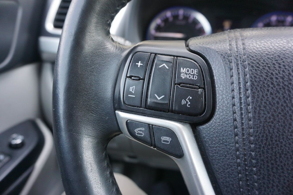 Used 2015 Toyota Highlander XLE FWD image 7