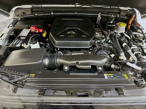 Used 2023 Jeep Wrangler Unlimited w/ Cold Weather Group image 34