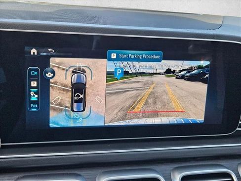 New 2026 Mercedes-Benz GLS 580 4MATIC image 13