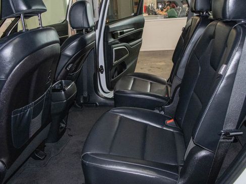 Used 2025 Kia Telluride S AWD/4WD image 15