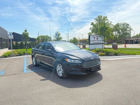 Used 2016 Ford Fusion SE FWD image 3