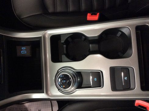 Used 2024 Ford Edge SEL w/ Convenience Package image 32