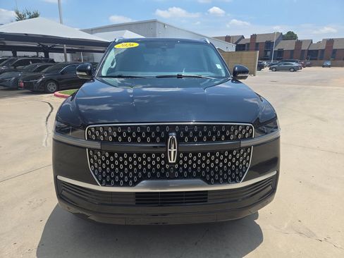 Used 2026 Lincoln Navigator Reserve AWD/4WD image 9