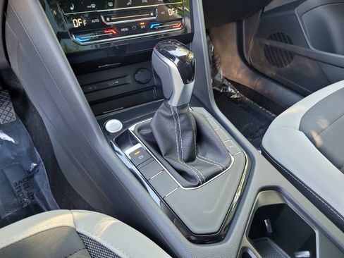 New 2026 Volkswagen Taos SE FWD image 21