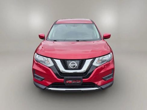 Used 2017 Nissan Rogue S image 2