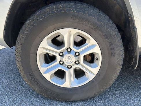 Used 2019 Toyota 4Runner SR5 Premium AWD/4WD image 3