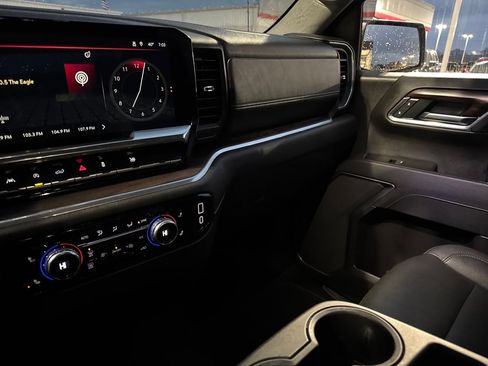 Used 2025 GMC Sierra 1500 SLT image 19